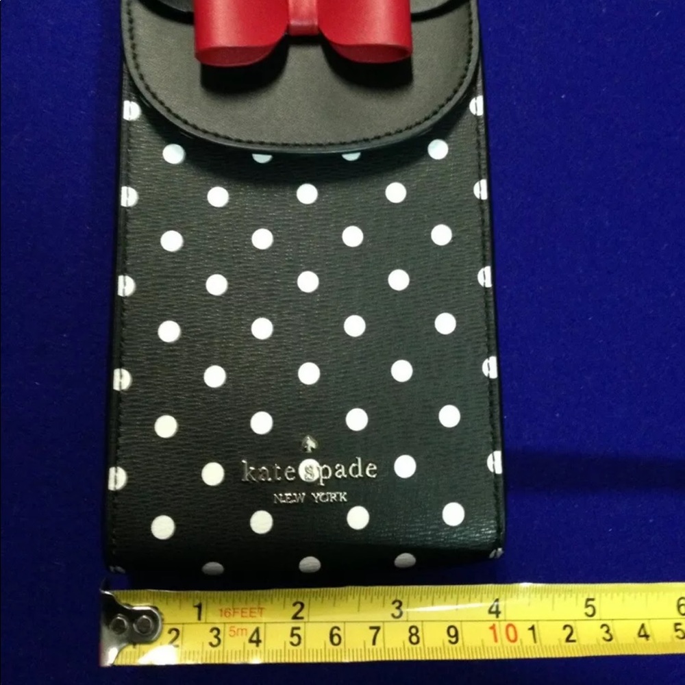 KATE SPADE DISNEY MINNIE MOUSE NORTH SOUTH FLAP PHONE CROSSBODY polka dot - Picture 6 of 7